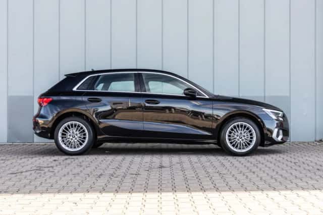 Audi A3 (2023) thumbnail 3