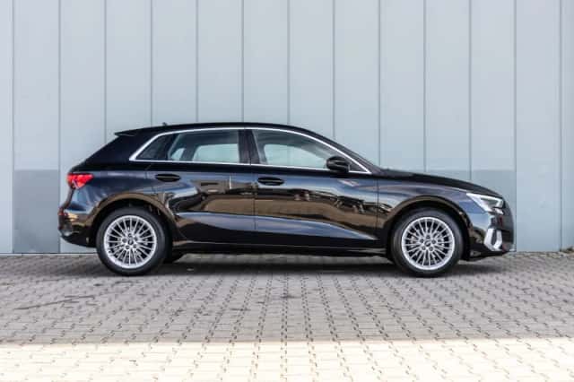 Audi A3 (2023) thumbnail 3