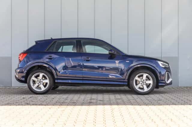 Audi Q2 (2022) thumbnail 3