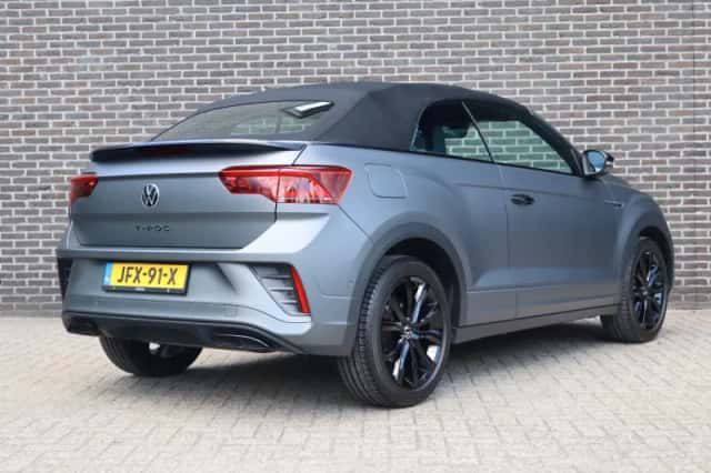Volkswagen T-Roc (2023) thumbnail 2