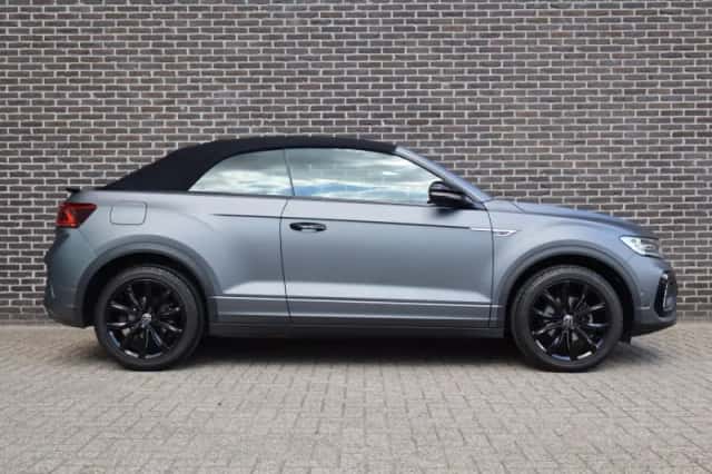 Volkswagen T-Roc (2023) thumbnail 3