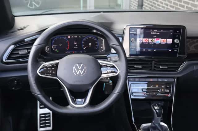 Volkswagen T-Roc (2023) thumbnail 23
