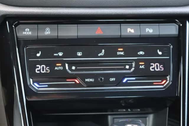 Volkswagen T-Roc (2023) thumbnail 30