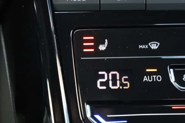 Volkswagen T-Roc (2023) thumbnail 31