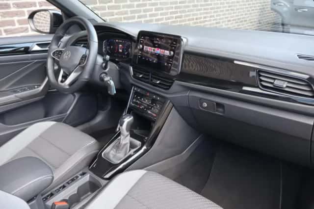 Volkswagen T-Roc (2023) thumbnail 37