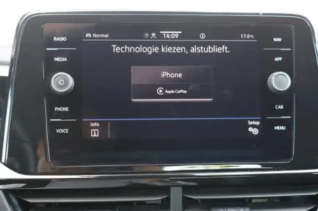 Volkswagen T-Roc (2023) thumbnail 42