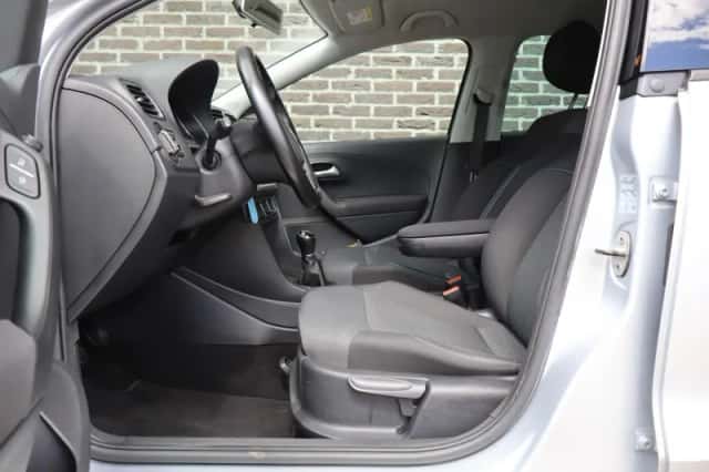 Volkswagen Polo (2016) thumbnail 18