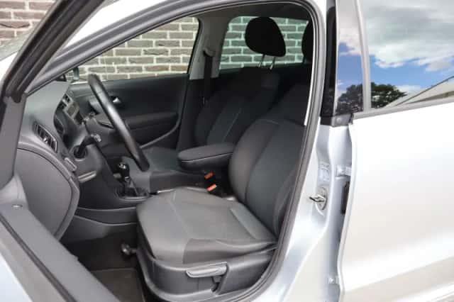 Volkswagen Polo (2016) thumbnail 3
