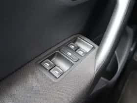 Volkswagen Polo (2016) thumbnail 30