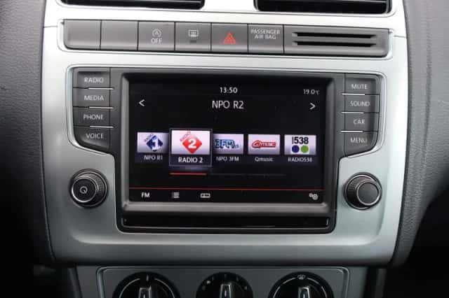 Volkswagen Polo (2016) thumbnail 33