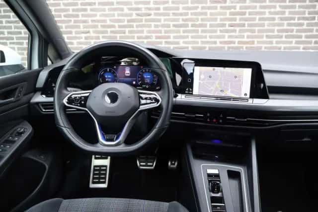 Volkswagen Golf (2022) thumbnail 22