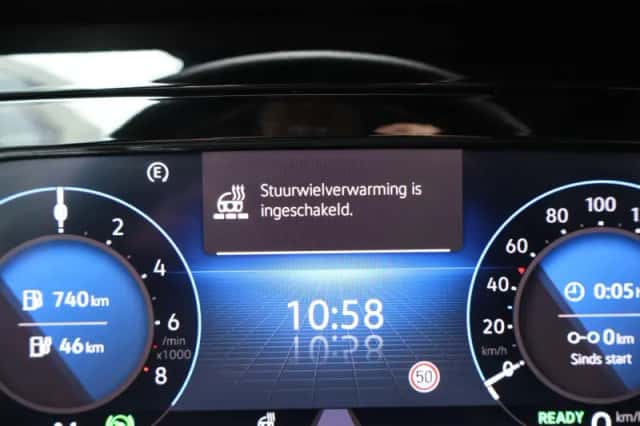 Volkswagen Golf (2022) thumbnail 24