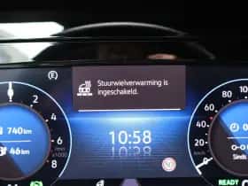 Volkswagen Golf (2022) thumbnail 24