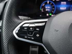 Volkswagen Golf (2022) thumbnail 25