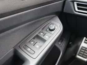 Volkswagen Golf (2022) thumbnail 37
