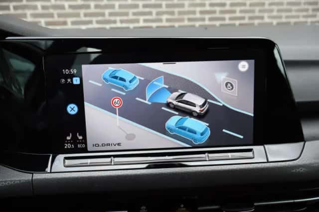 Volkswagen Golf (2022) thumbnail 44