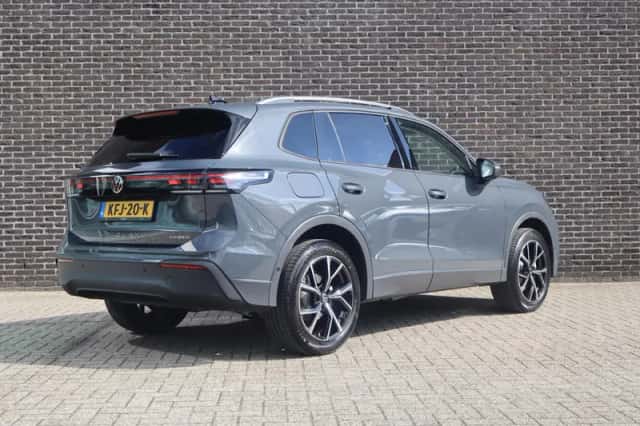 Volkswagen Tiguan (2026) thumbnail 2