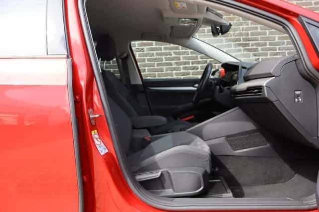 Volkswagen Golf (2022) thumbnail 15