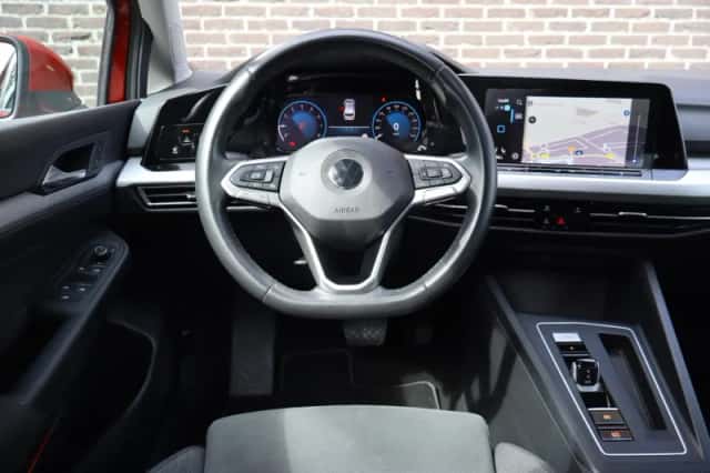 Volkswagen Golf (2022) thumbnail 23