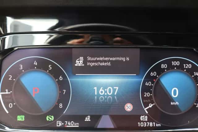 Volkswagen Golf (2022) thumbnail 25