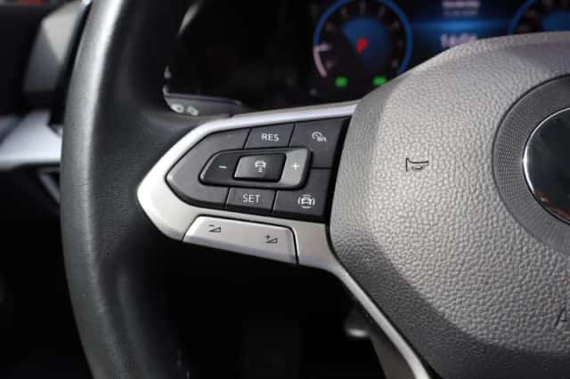 Volkswagen Golf (2022) thumbnail 26