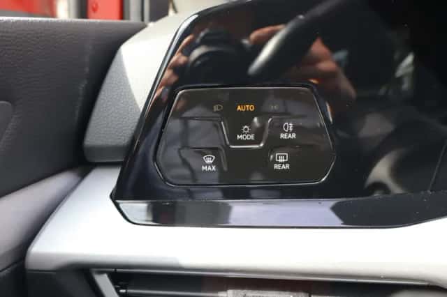 Volkswagen Golf (2022) thumbnail 38