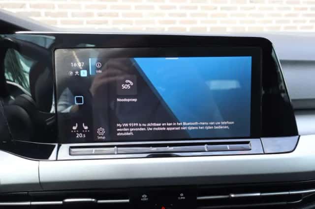 Volkswagen Golf (2022) thumbnail 39