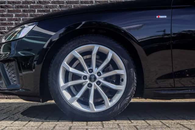 Audi A4 (2024) thumbnail 15