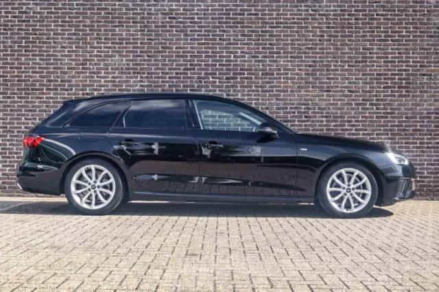 Audi A4 (2024) thumbnail 3