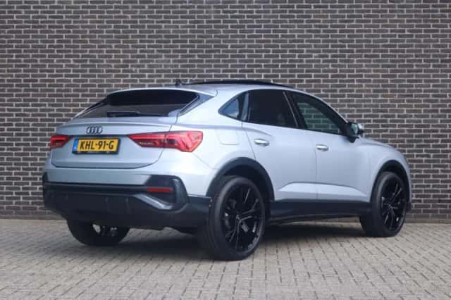 Audi Q3 (2023) thumbnail 2