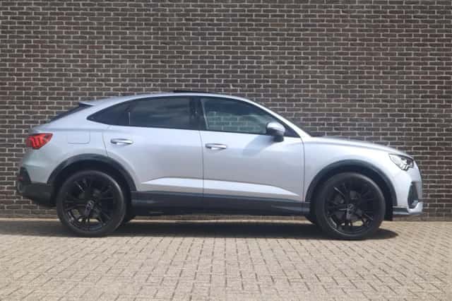 Audi Q3 (2023) thumbnail 3