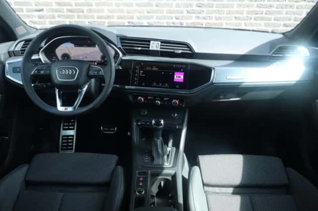 Audi Q3 (2023) thumbnail 5