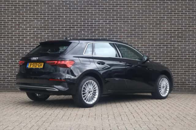 Audi A3 (2023) thumbnail 2