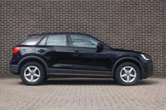 Audi Q2 (2022) thumbnail 3