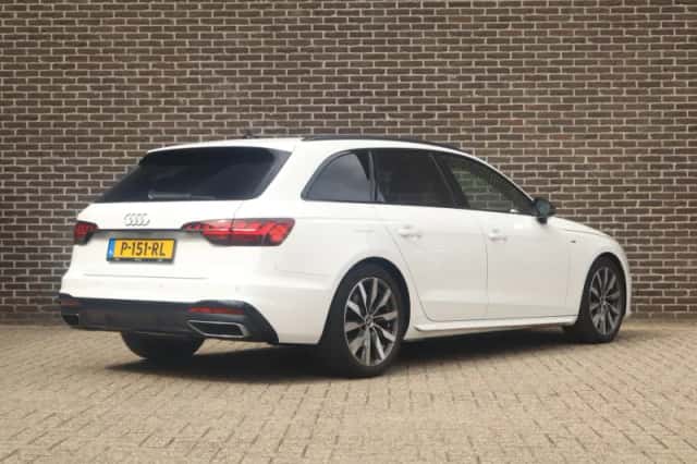Audi A4 (2022) thumbnail 2