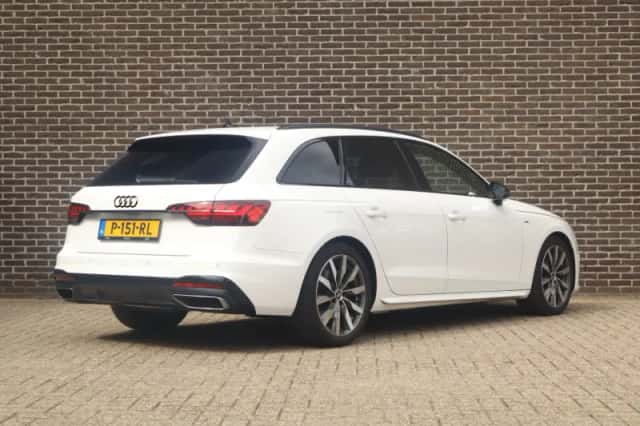 Audi A4 (2022) thumbnail 2