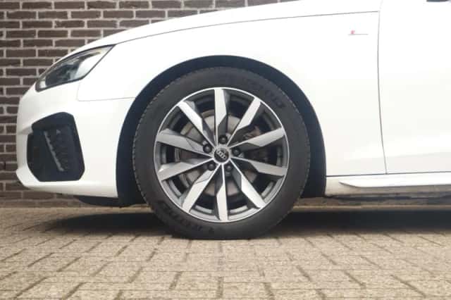 Audi A4 (2022) thumbnail 15