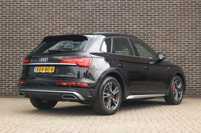 Audi Q5 (2022) thumbnail 2