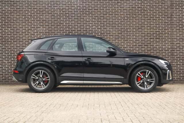 Audi Q5 (2022) thumbnail 3