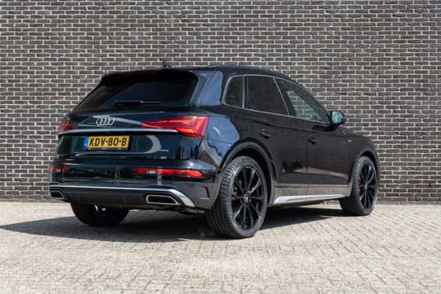 Audi Q5 (2022) thumbnail 2