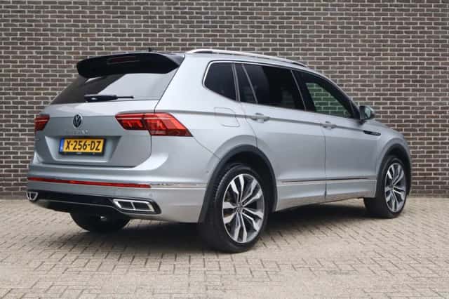 Volkswagen Tiguan (2023) thumbnail 2