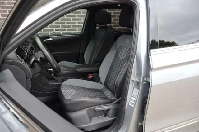 Volkswagen Tiguan (2023) thumbnail 4