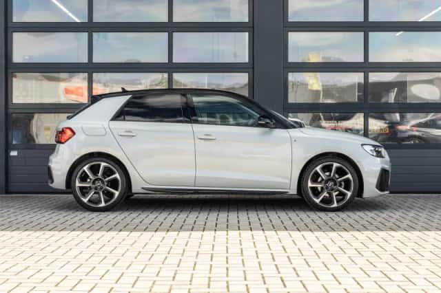 Audi A1 (2025) thumbnail 3