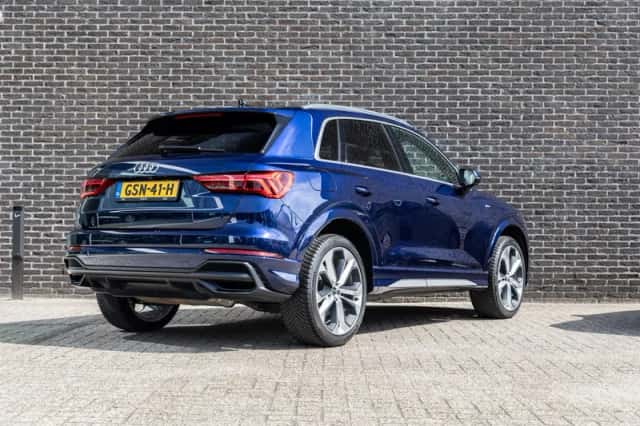 Audi Q3 (2022) thumbnail 2