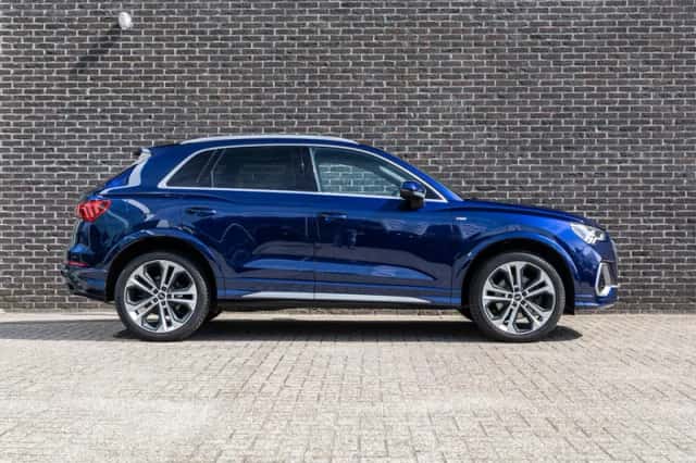 Audi Q3 (2022) thumbnail 3
