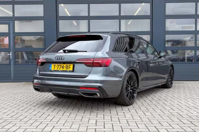 Audi A4 (2023) thumbnail 2