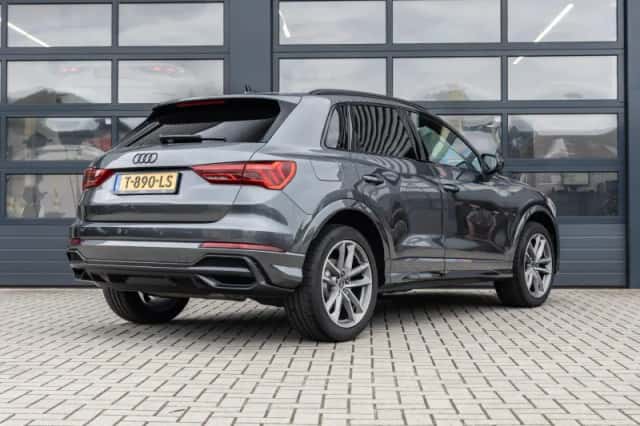 Audi Q3 (2022) thumbnail 2