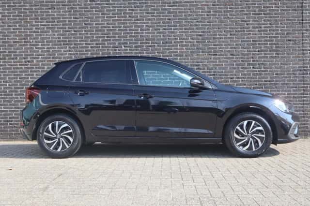 Volkswagen Polo (2022) thumbnail 3