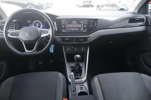 Volkswagen Polo (2022) thumbnail 5