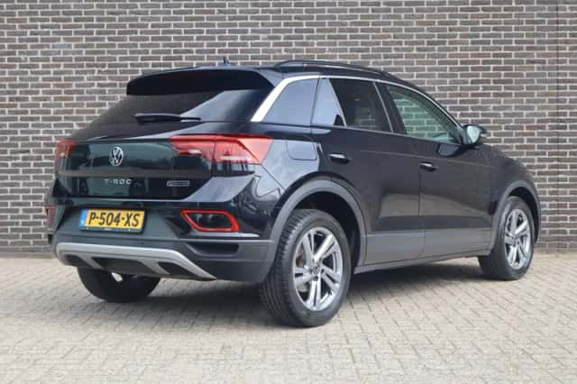 Volkswagen T-Roc (2022) thumbnail 2